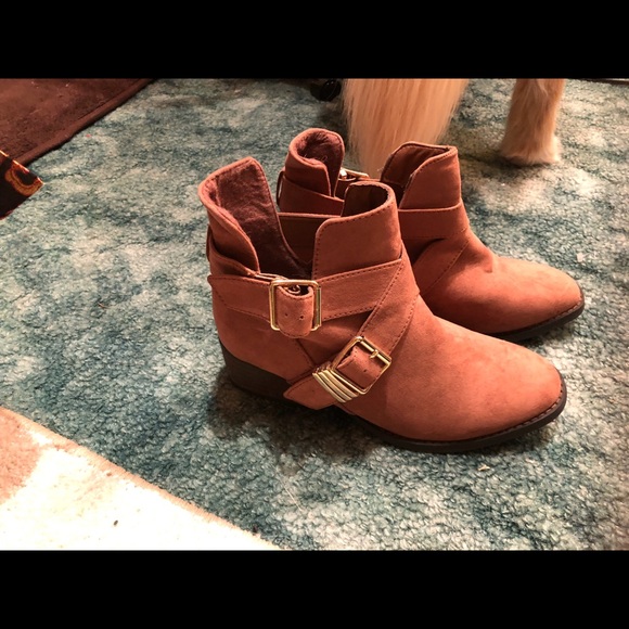 A M tan Swede jacket new The boots are a 7 and are new. Look lovely together - Picture 4 of 6